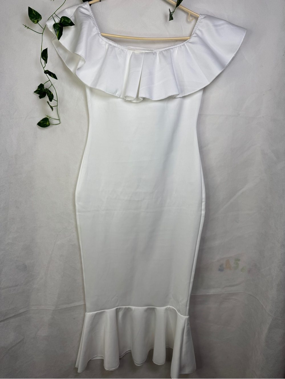 SHEIN White One-Shoulder Ruffle Mermaid Hem Dress